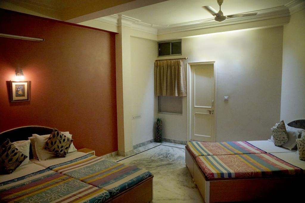 Hotel Laxmi Palace Удайпур Екстер'єр фото